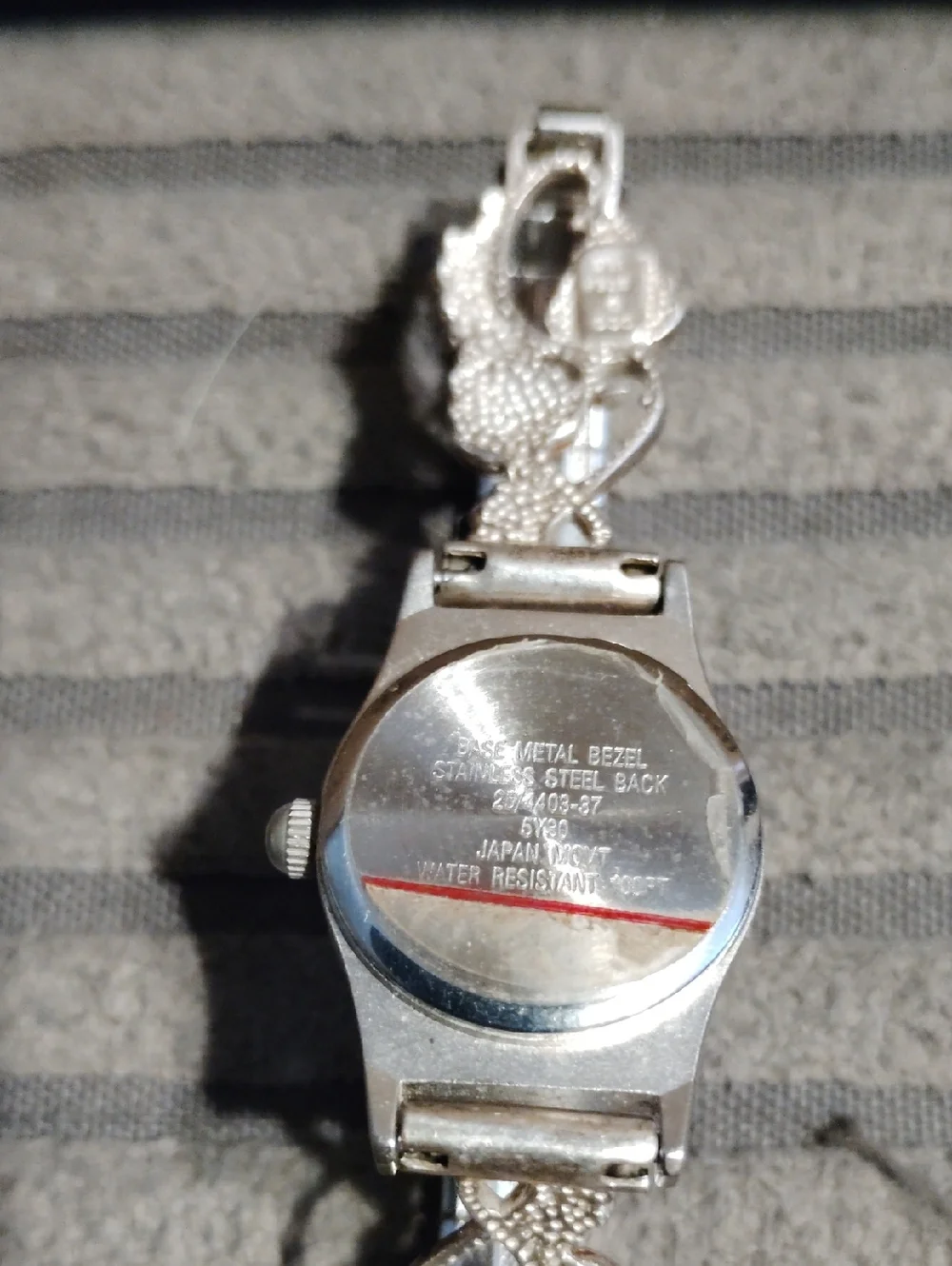 Vintage Black hills Gold Ladies Armitron Quartz Movement Watch - Picture 3 of 3